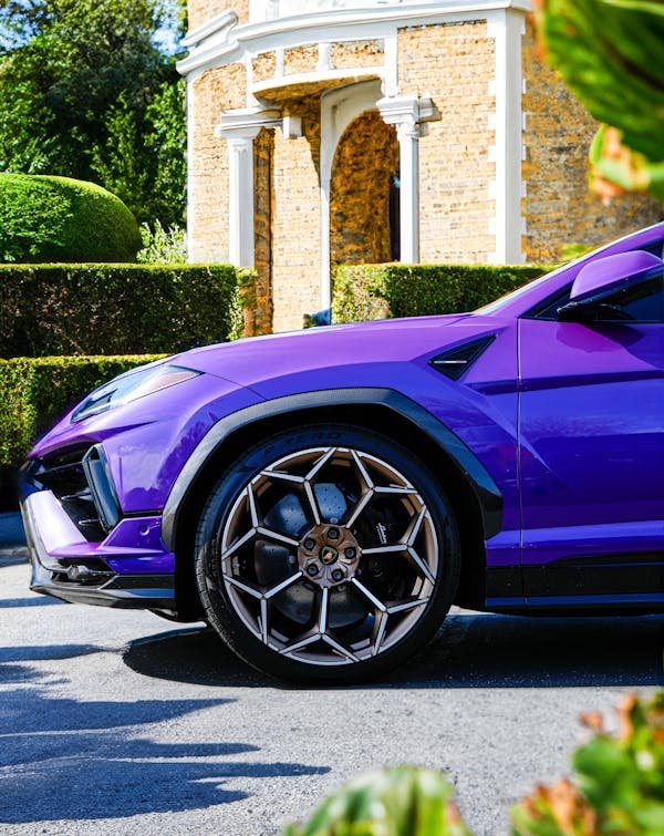 Location urus : tarifs compétitifs pour luxe et performance